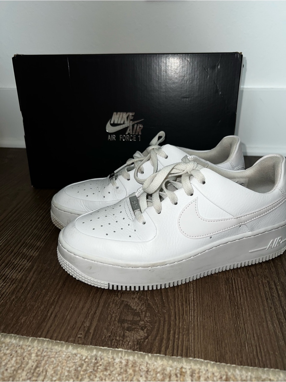 Nike White Low-Top Air Force 1 Sneakers